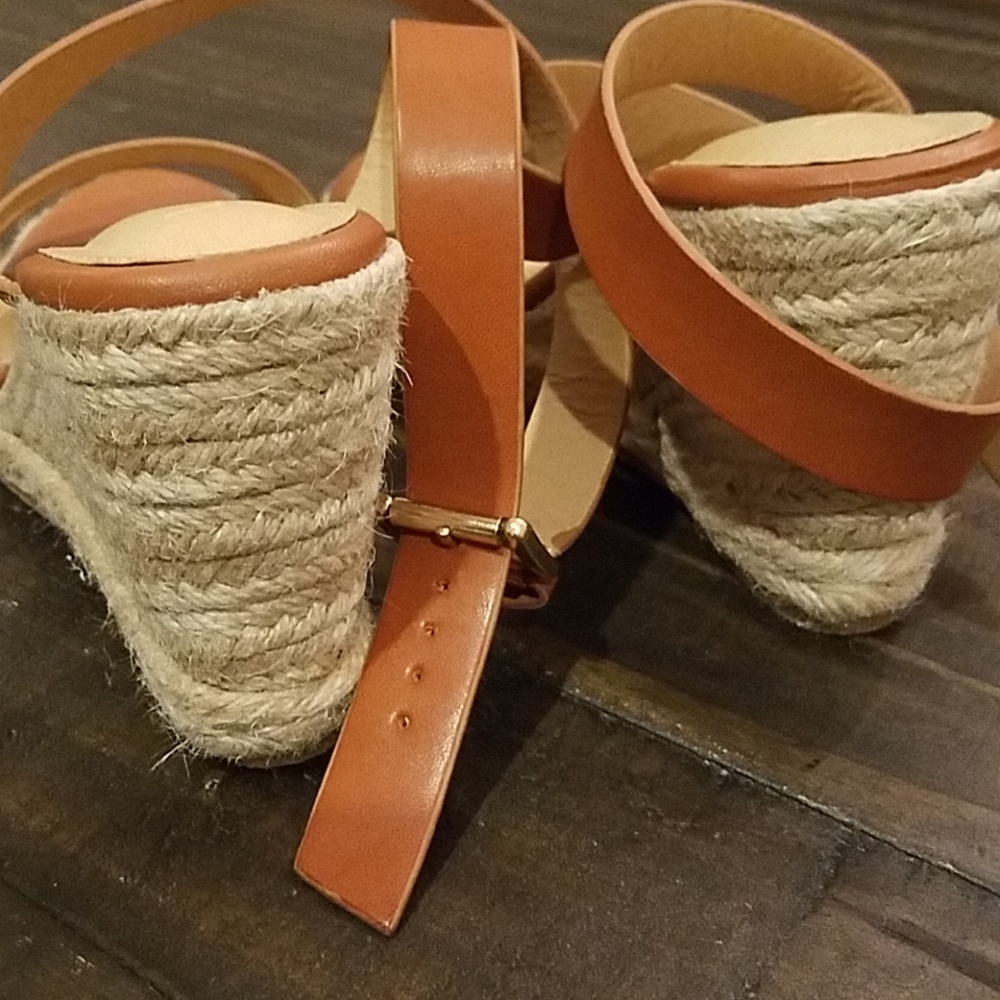 Loft Dress Sandals - Picture 4 of 5